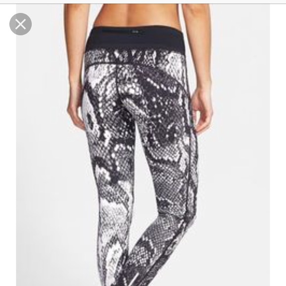 nike epic lux cropped leggings